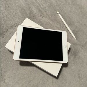 Apple IPad Mini 5th Generation 2019 Gold- WiFi